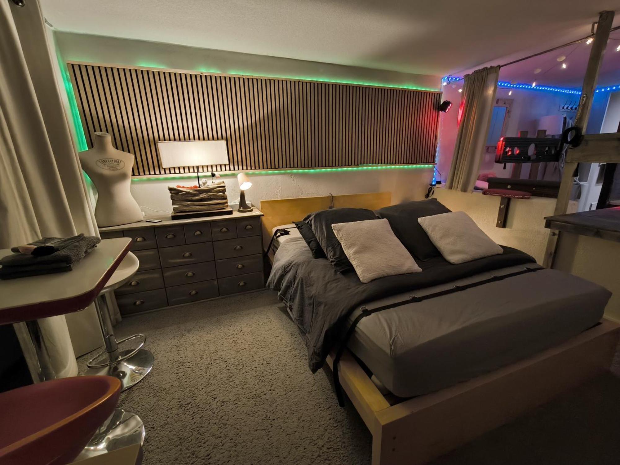 Love-Room Discret 40 M2 Bormes Les Mimosas Village Avec Terrasse Exterior photo