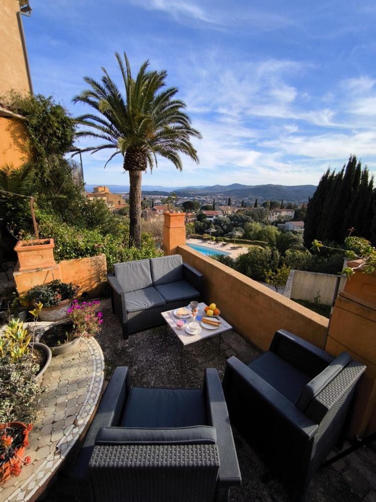 Love-Room Discret 40 M2 Bormes Les Mimosas Village Avec Terrasse Exterior photo